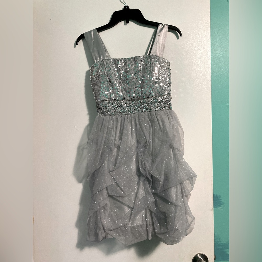Silver Speechless short prom dress. Size 5.